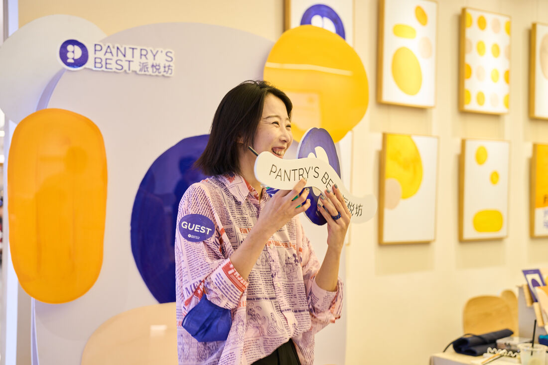 Shanghai retail opening event photographer coverage of a guest in the brand environment